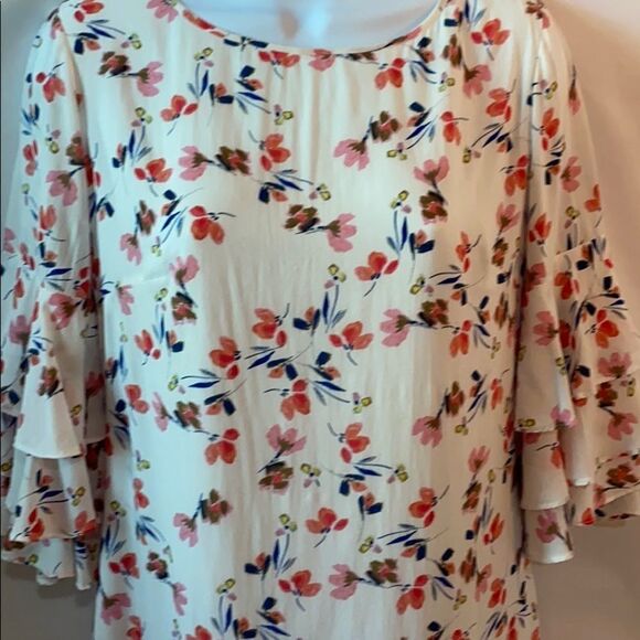 Chelsea & Violet Ruffled Sleeve Floral Dress - Picture 13 of 17